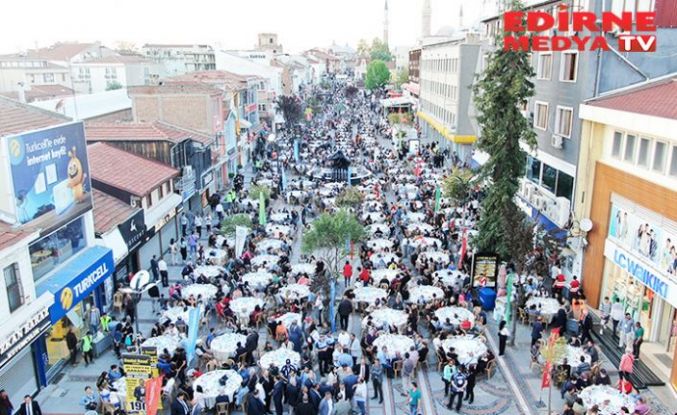 Başkan Gürkan Edirnelileri gönül sofrasına davet etti